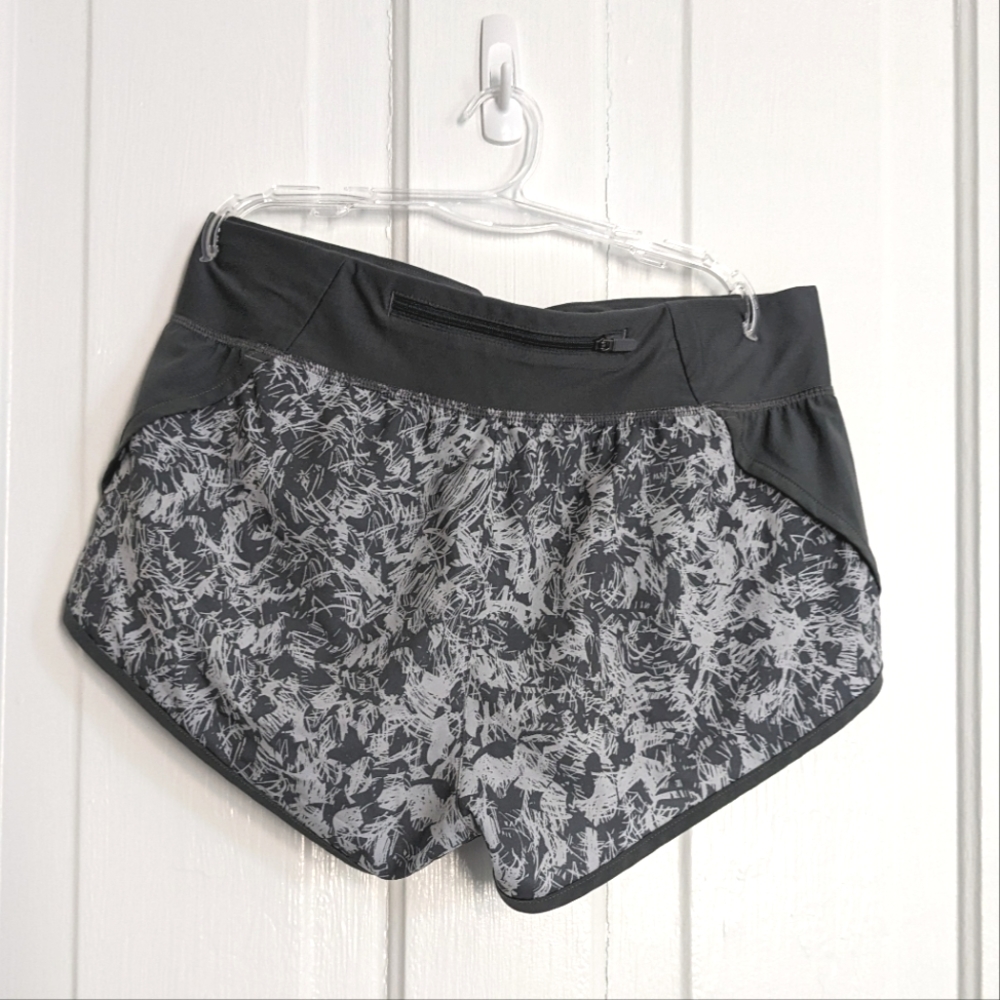 Under Armour Heatgear Running Shorts - Picture 2 of 6